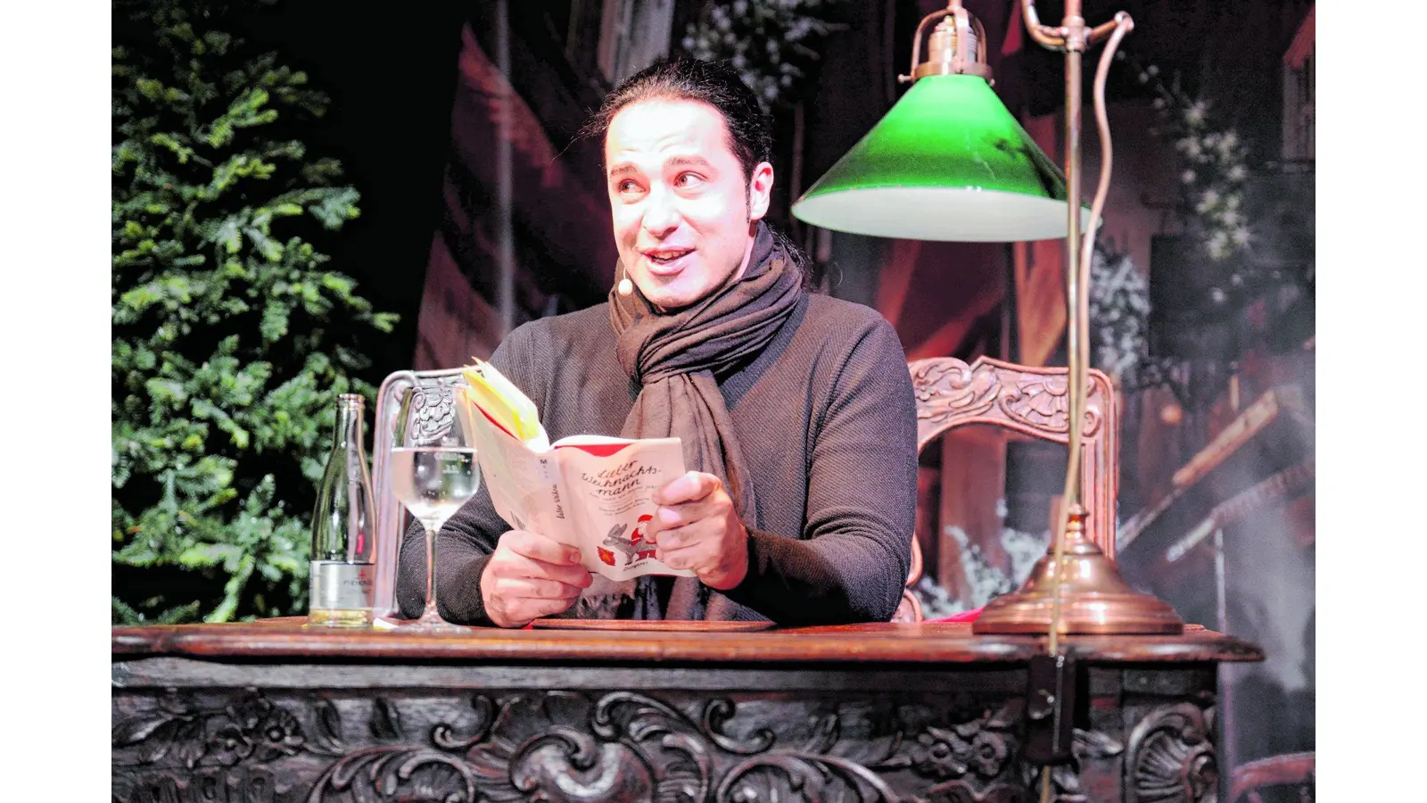 Bülent Ceylan witzelt in Bückeburg (Foto: wa)