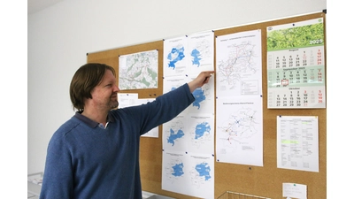 Stephan Schröder, Bereichsleiter Mobilität bei der Landkreisverwaltung, gibt gern Auskunft zu den Neuerungen im ÖPNV-Angebot im Landkreis. (Foto: bb)