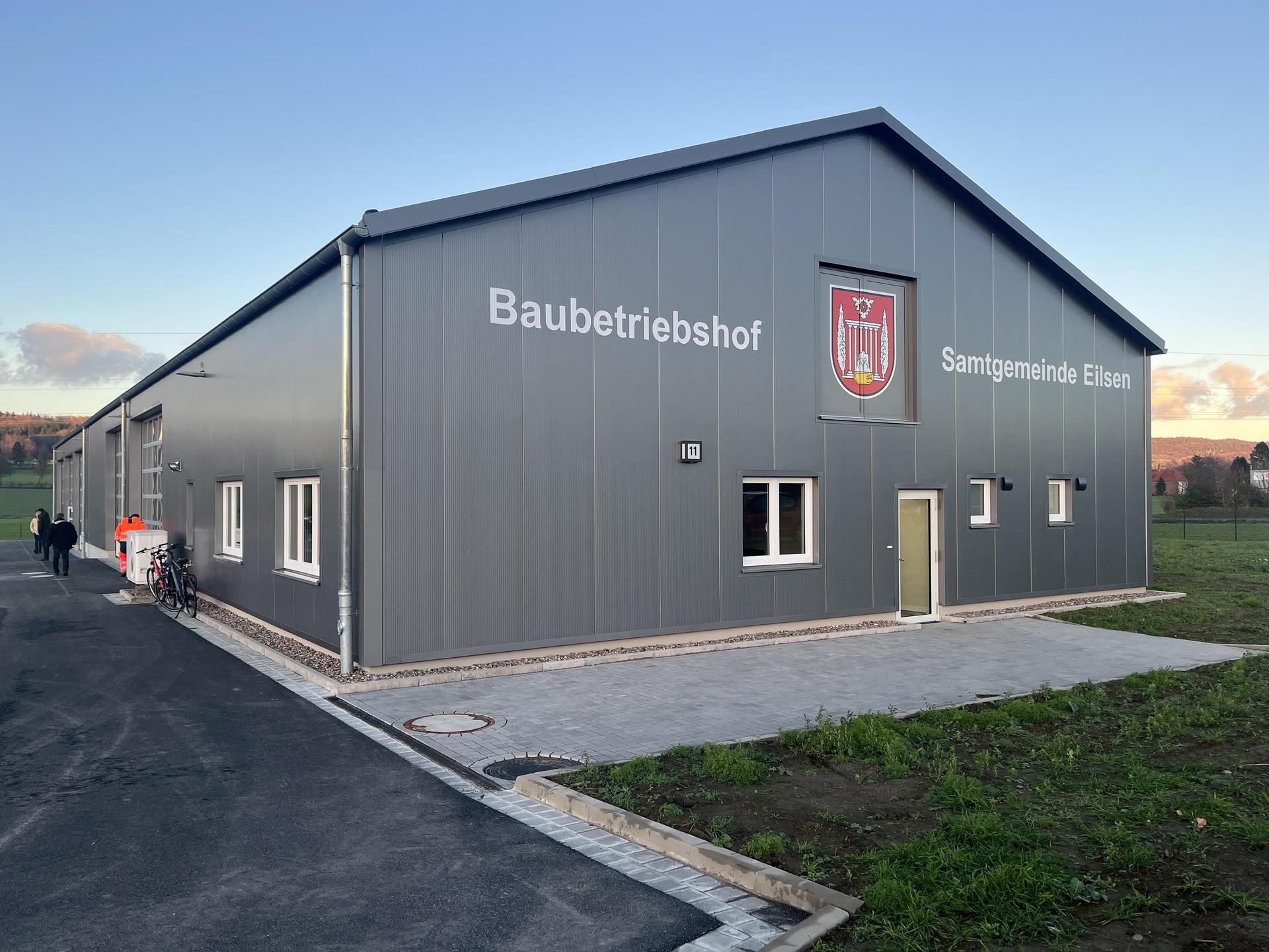 Der neue Baubetriebshof in Luhden ist eingeweiht worden. (Foto: nd)