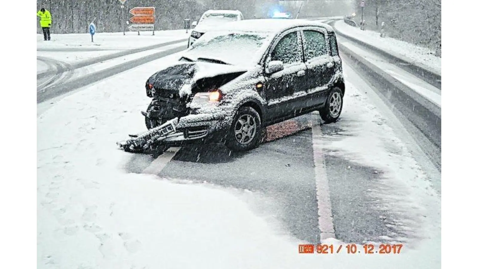 Verkehrsunfälle durch Schneefall (Foto: jb)