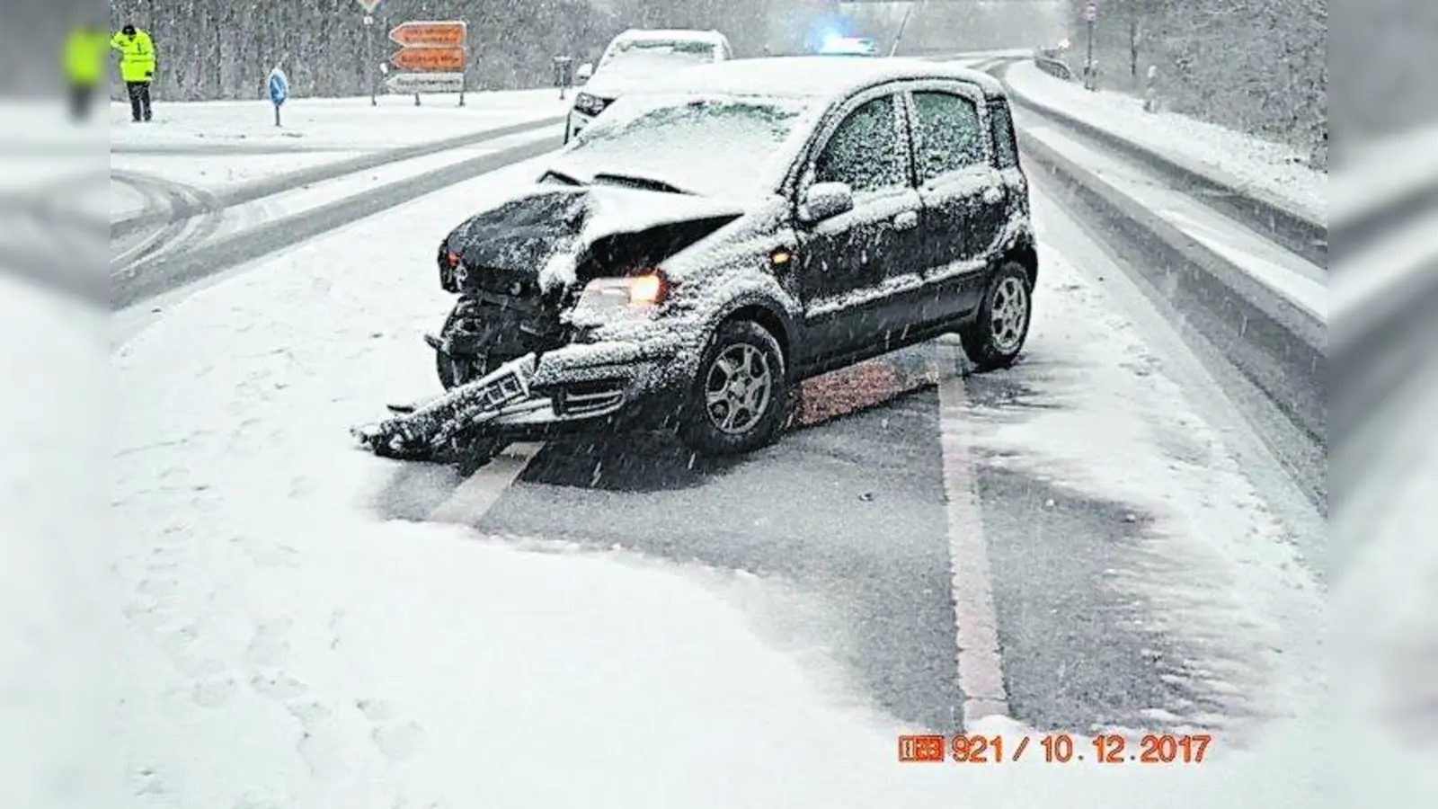 Verkehrsunfälle durch Schneefall (Foto: jb)
