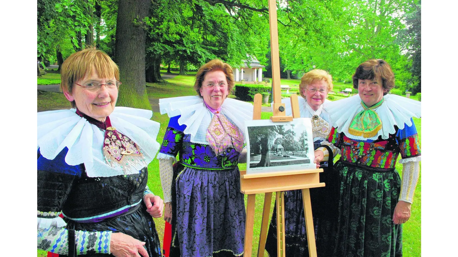 Gästeführerin begleitet durch die Geschichte (Foto: gr)