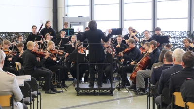 Spielt auf: Das Wunstorfer Musikschulorchester.  (Foto: gi)
