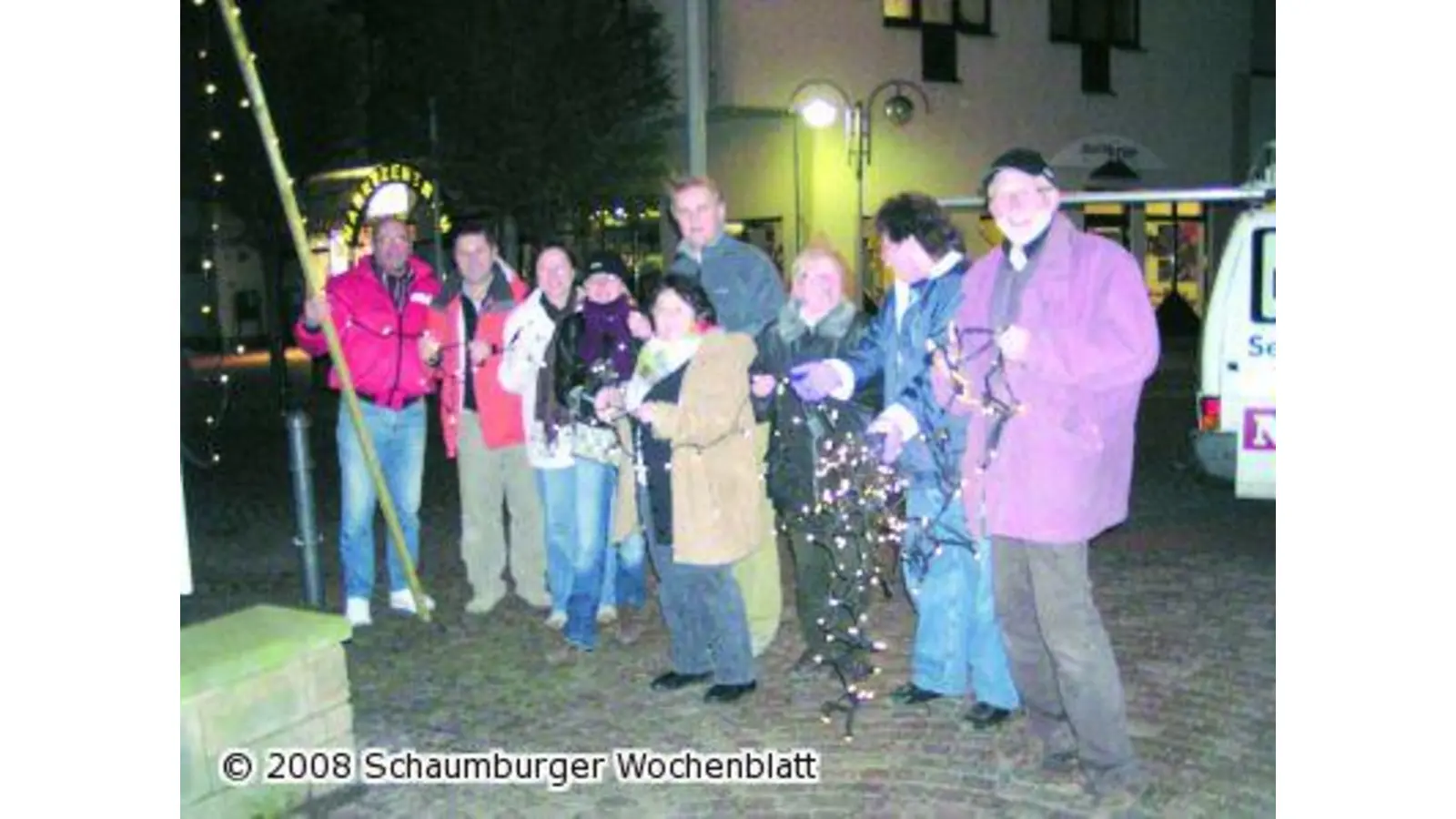 Über 1000 Lämpchen leuchten an den Bäumen (Foto: pd)