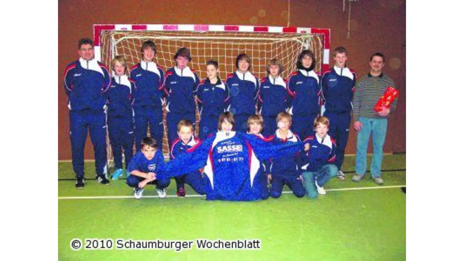 Neue Einkleidung für C-Junioren der SG Blau-Rot-Weiß (Foto: ste)