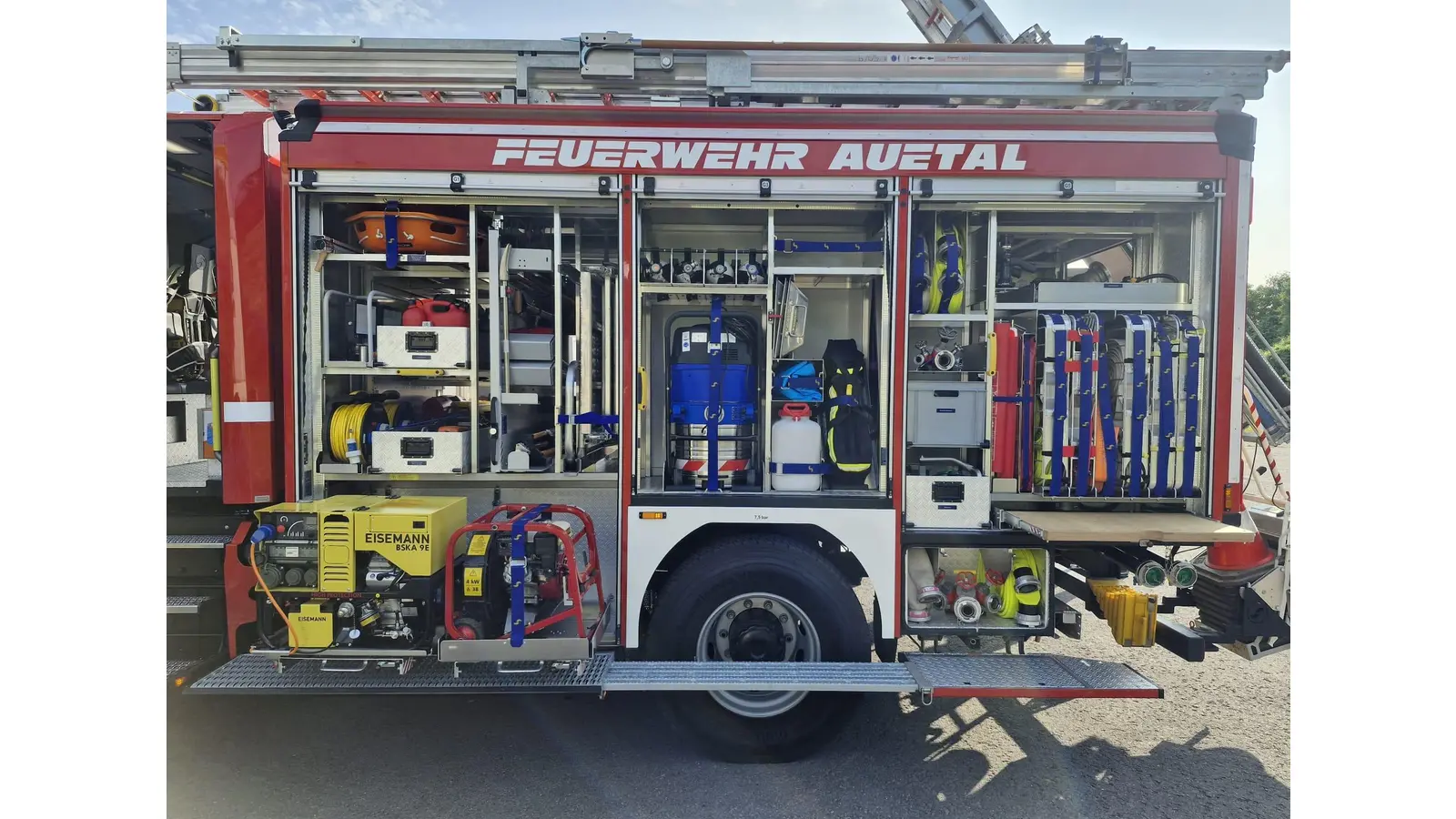 Das Fahrzeug führt neben allerhand Technik, knapp 2.600 Liter Wasser mit sich. (Foto: privat)