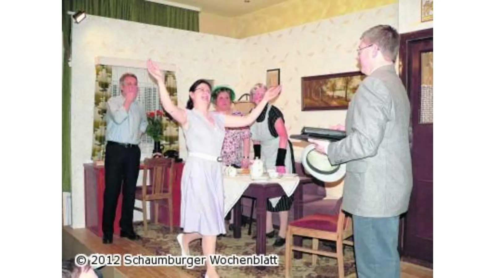 Krücke als Dirigentenstab (Foto: red)
