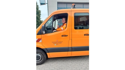 Florian Söhlke überzeugt mit Bestnote und bleibt der Straßenmeisterei Rinteln treu. (Foto: NLStBV)