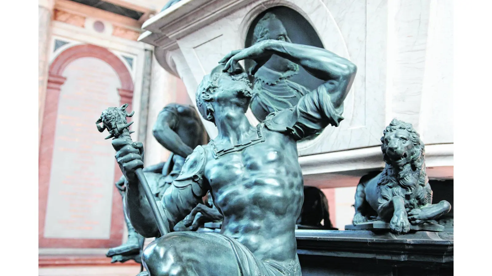 Großes Interesse an den alten Bauwerken geweckt (Foto: bb)