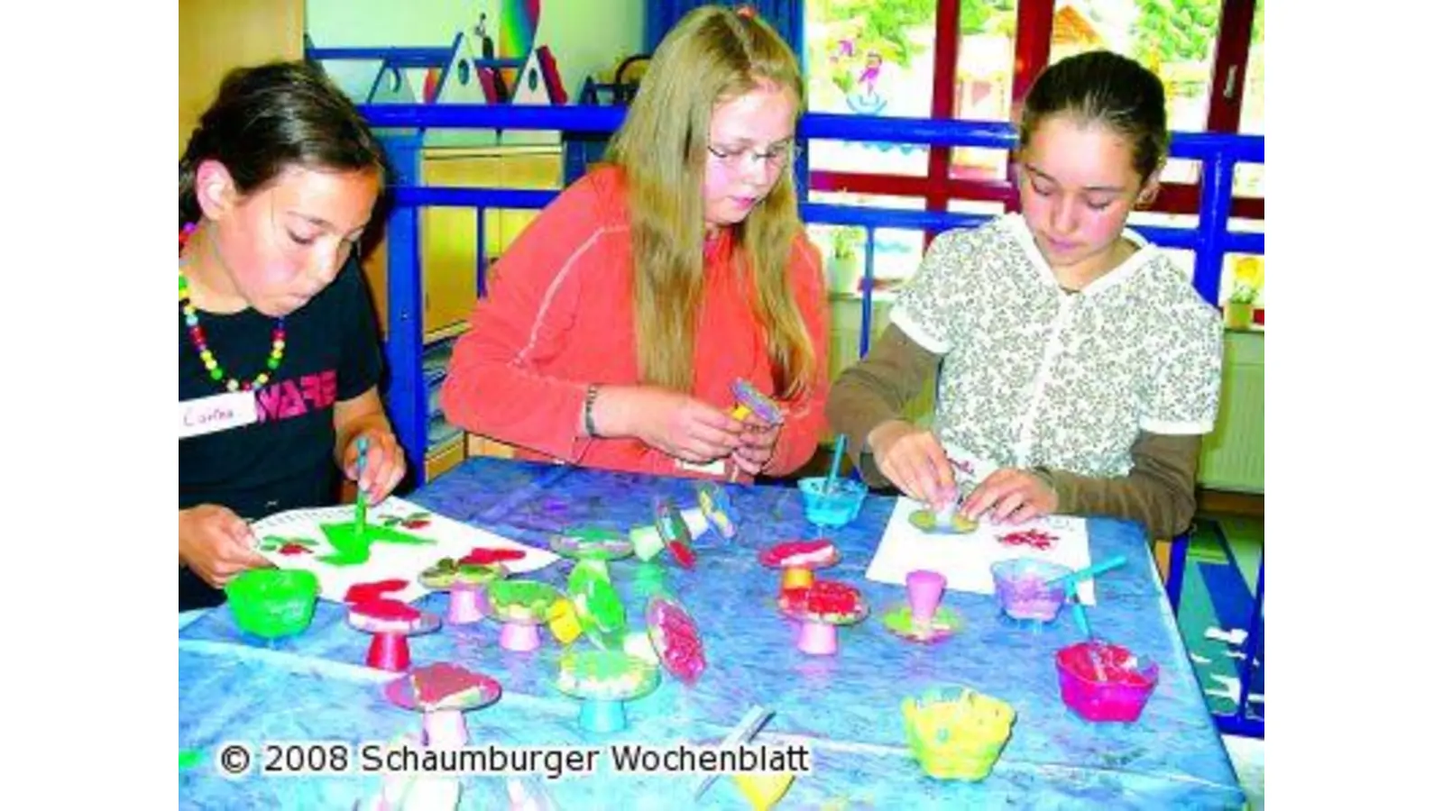 Kinder basteln Jahreskalender (Foto: hb)