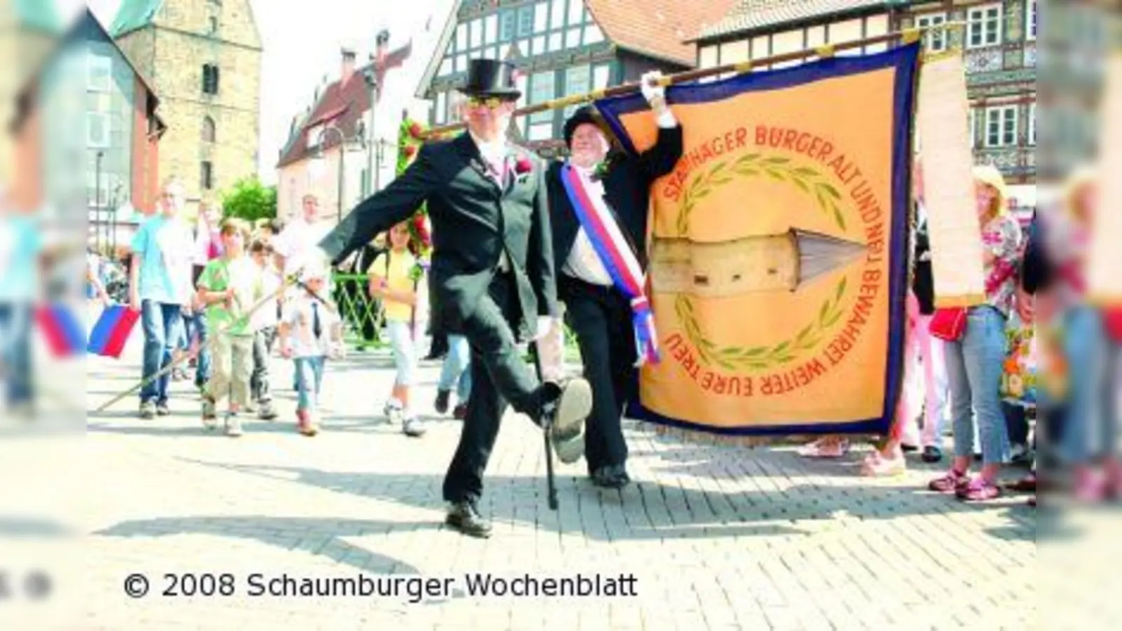 Schützenfestrundmarsch bei Kaiserwetter (Foto: bb)
